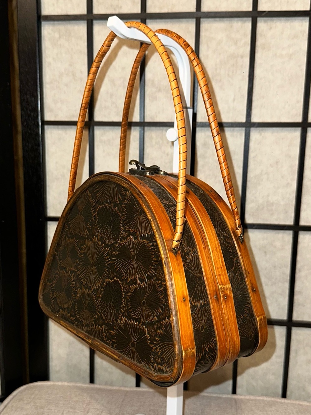 Vintage Floral Embossed Dome Wooden Box Purse - Picture 3 of 8